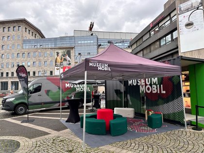 Der MuseumMobil-Container steht in der Bochumer Innenstadt.
