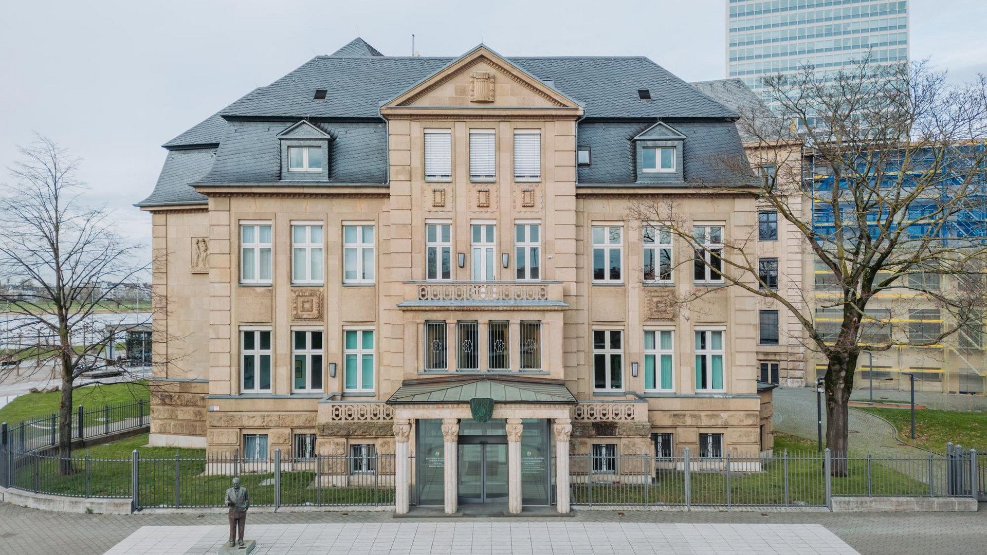 Das Haus der Parlamentsgeschichte in der Villa Horion in Düsseldorf