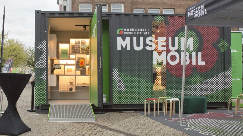 Der geöffnete MuseumMobil-Container.