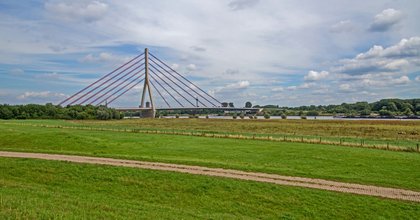 Die Niederrheinbrücke bei Wesel